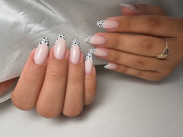 Thonjë me xhel dhe nail art në Durrës 2