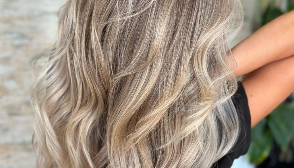 Ngjyrosje flokësh bjonde dhe balayage në Durrës – Beauty Salon Meri